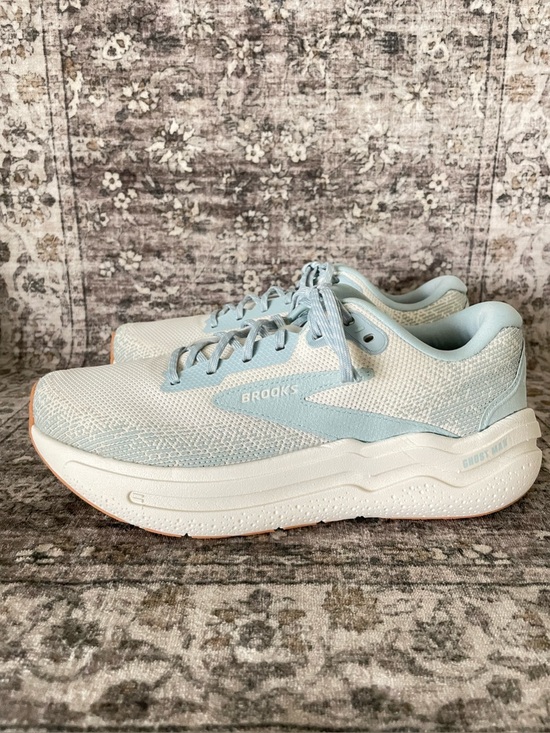 Brooks Shoes - Brooks Ghost Max 2 Running Shoes Cream Size 11 Women